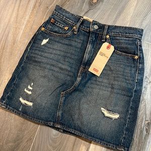 Levi’s high rise denim skirt